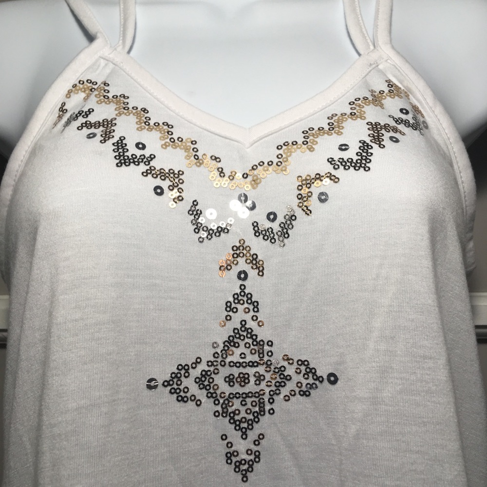 NO BOUNDARIES TANK TOP - Picture 2 of 7